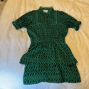 green mini shirt dress by THESHIRT by Rochelle Behrens 💚 St Pat’s stunner!